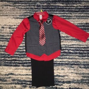 NWT Toddler boy 4 piece set